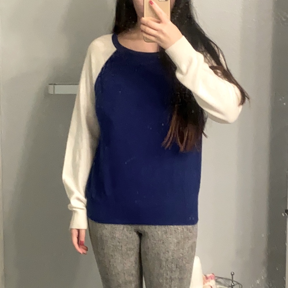 Soft pullover blue color block raglan